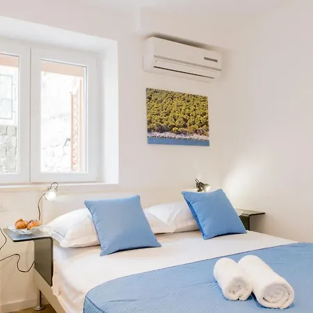 Guest house House Of Cyril